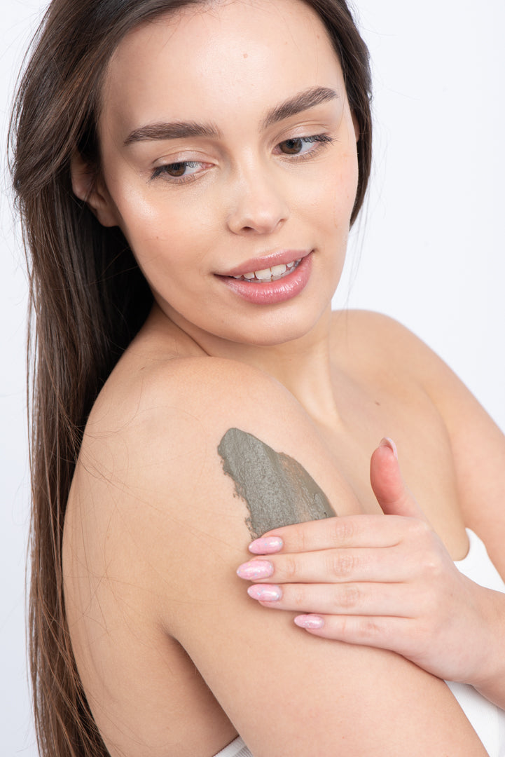 5 redenen waarom dode zee-modder goed is voor je huid