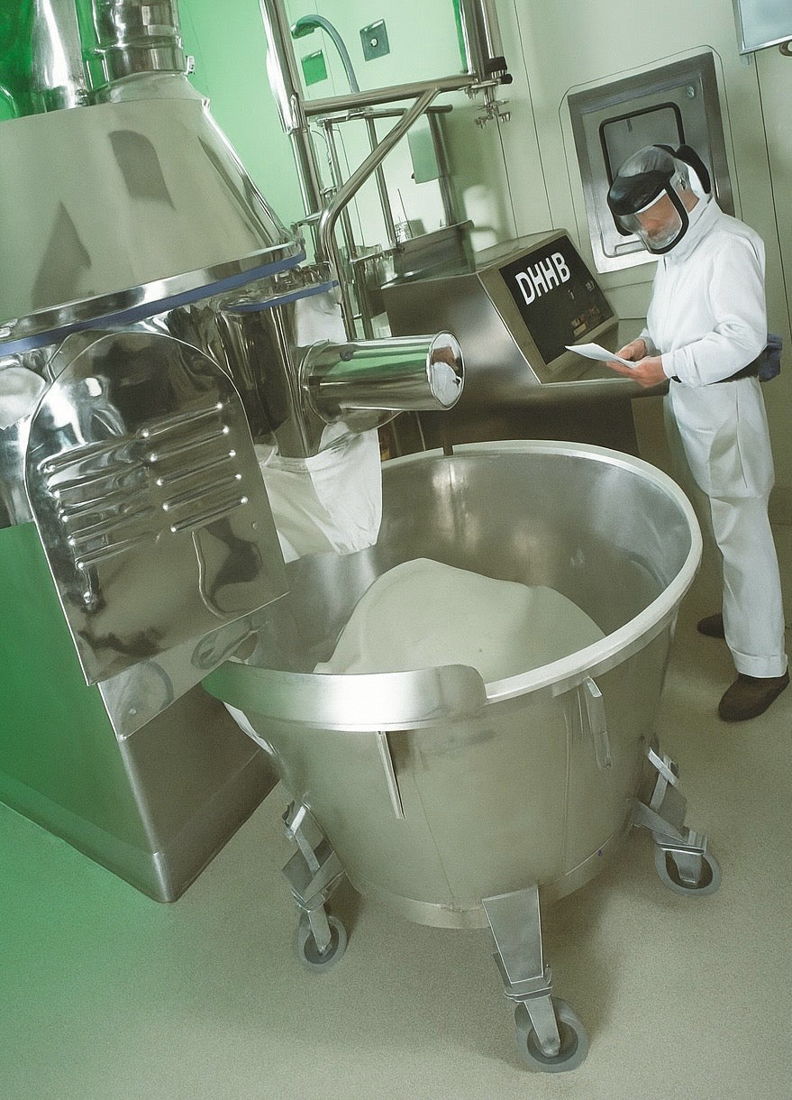 Why Mudmasky Never Uses Diethylamino Hydroxybenzoyl Hexyl Benzoate (DHHB)